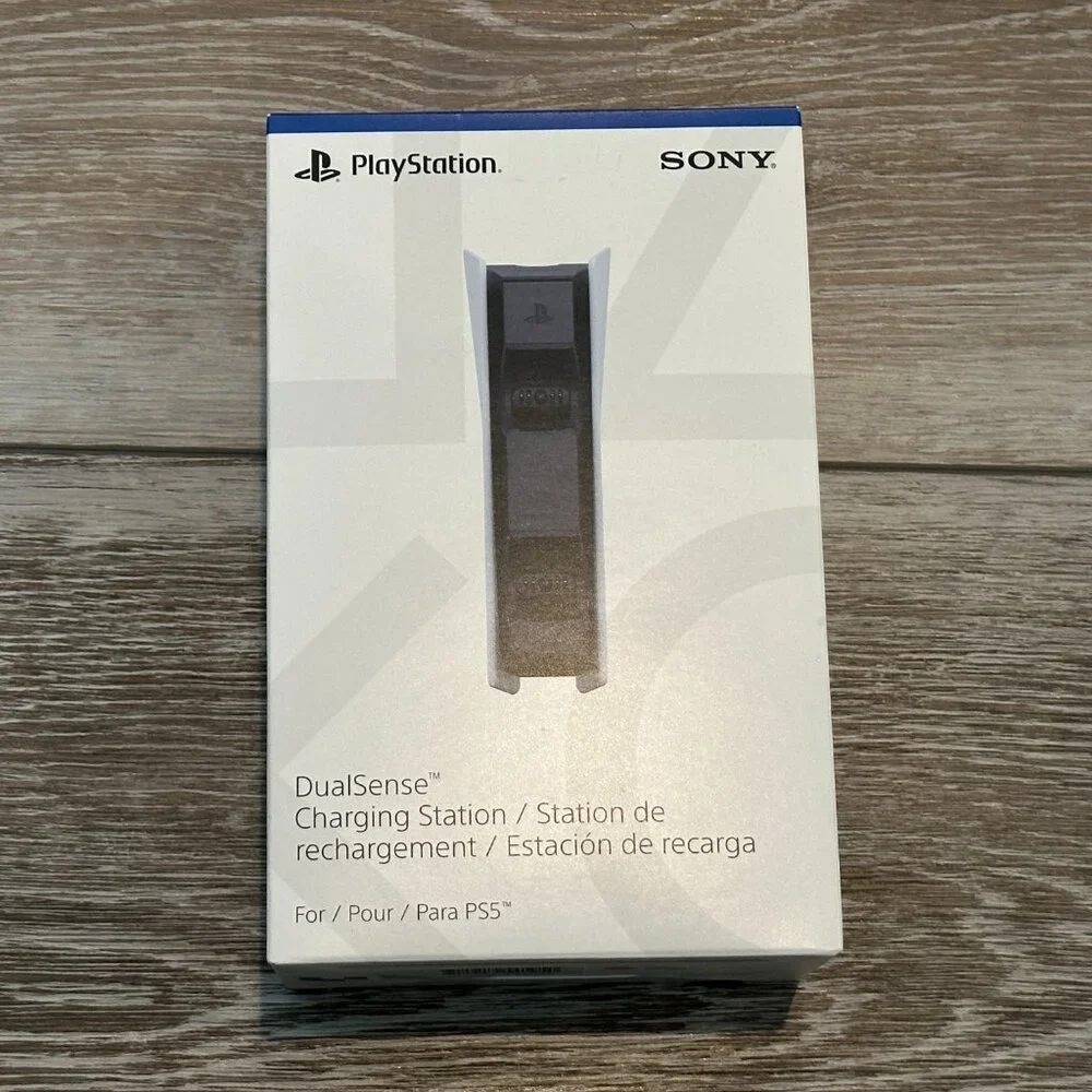 NWT Sony Playstation DualSense Charging Station for PS5